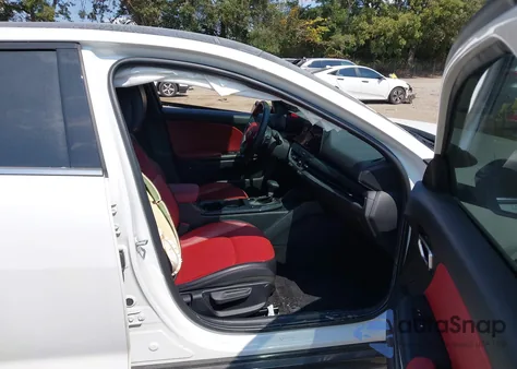 2025 Kia K4 Gt-Line from USA, damaged, VIN 3KPFW4DE0SE039655